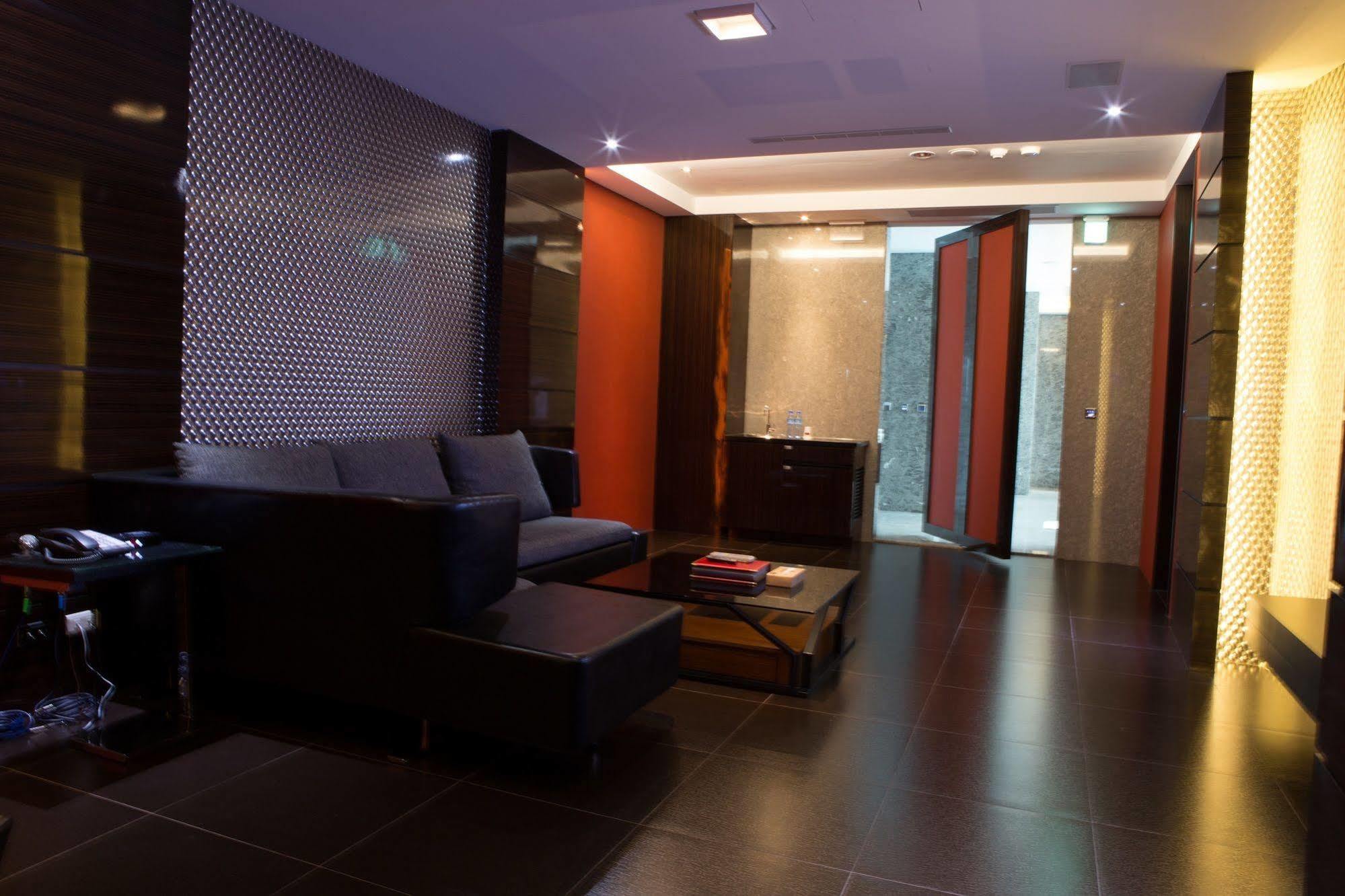 All-Ur Boutique Motel - Hualian Branch Ji'an Buitenkant foto